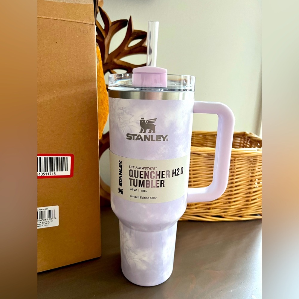 BNIB Stanley 40oz Tie Dye Quencher (Wisteria)